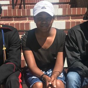 Meet your Posher, Kayla